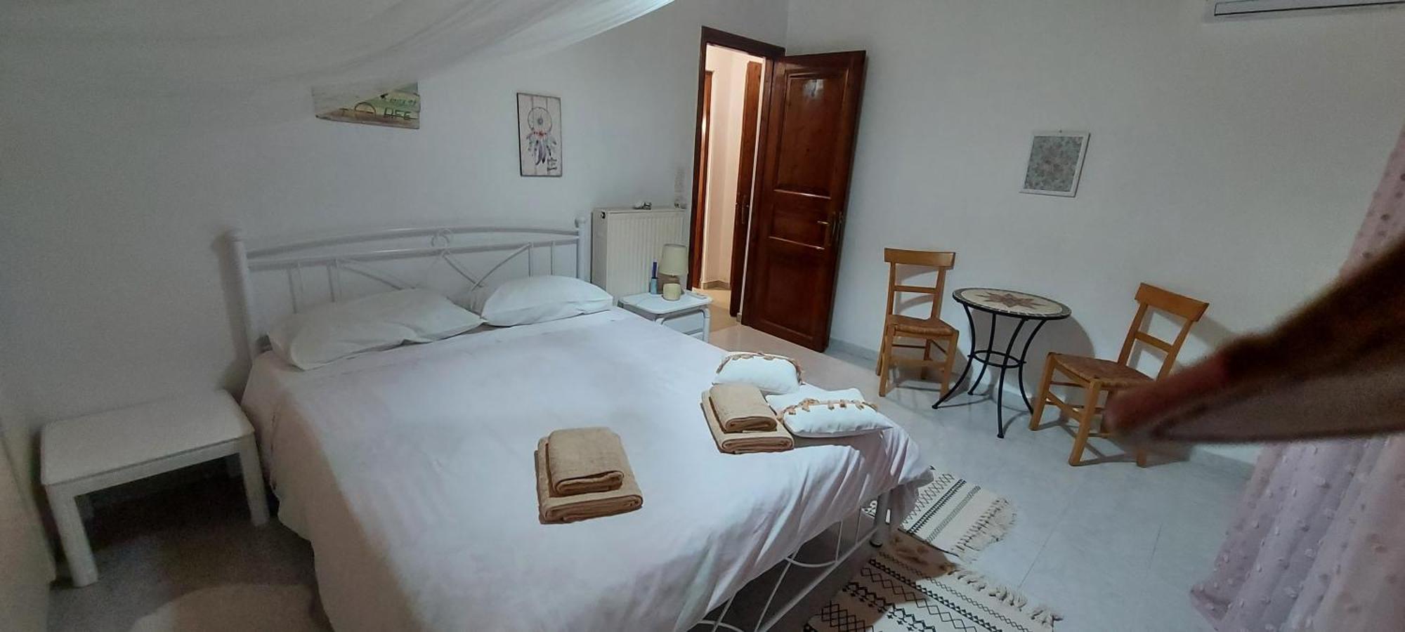 Elena'S Family House Apartman Ártemida Kültér fotó