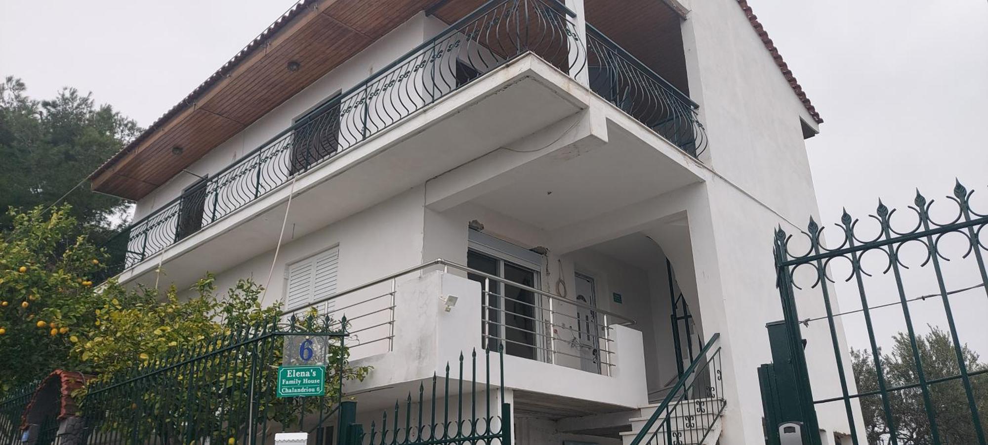Elena'S Family House Apartman Ártemida Kültér fotó