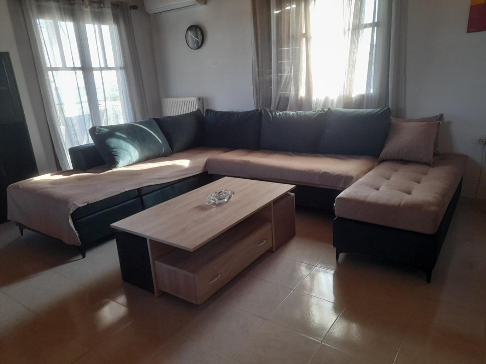 Elena'S Family House Apartman Ártemida Kültér fotó