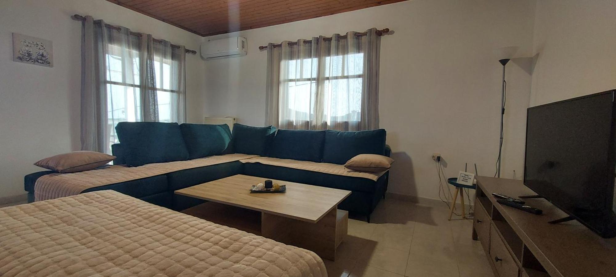 Elena'S Family House Apartman Ártemida Kültér fotó